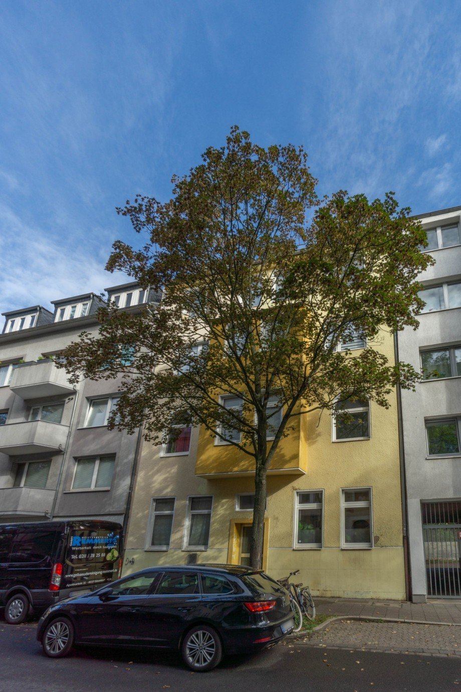 Hausansicht Dachgeschosswohnung D�sseldorf