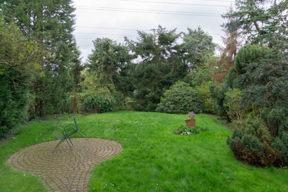 Blick in den Park Zweifamilienhaus D�sseldorf