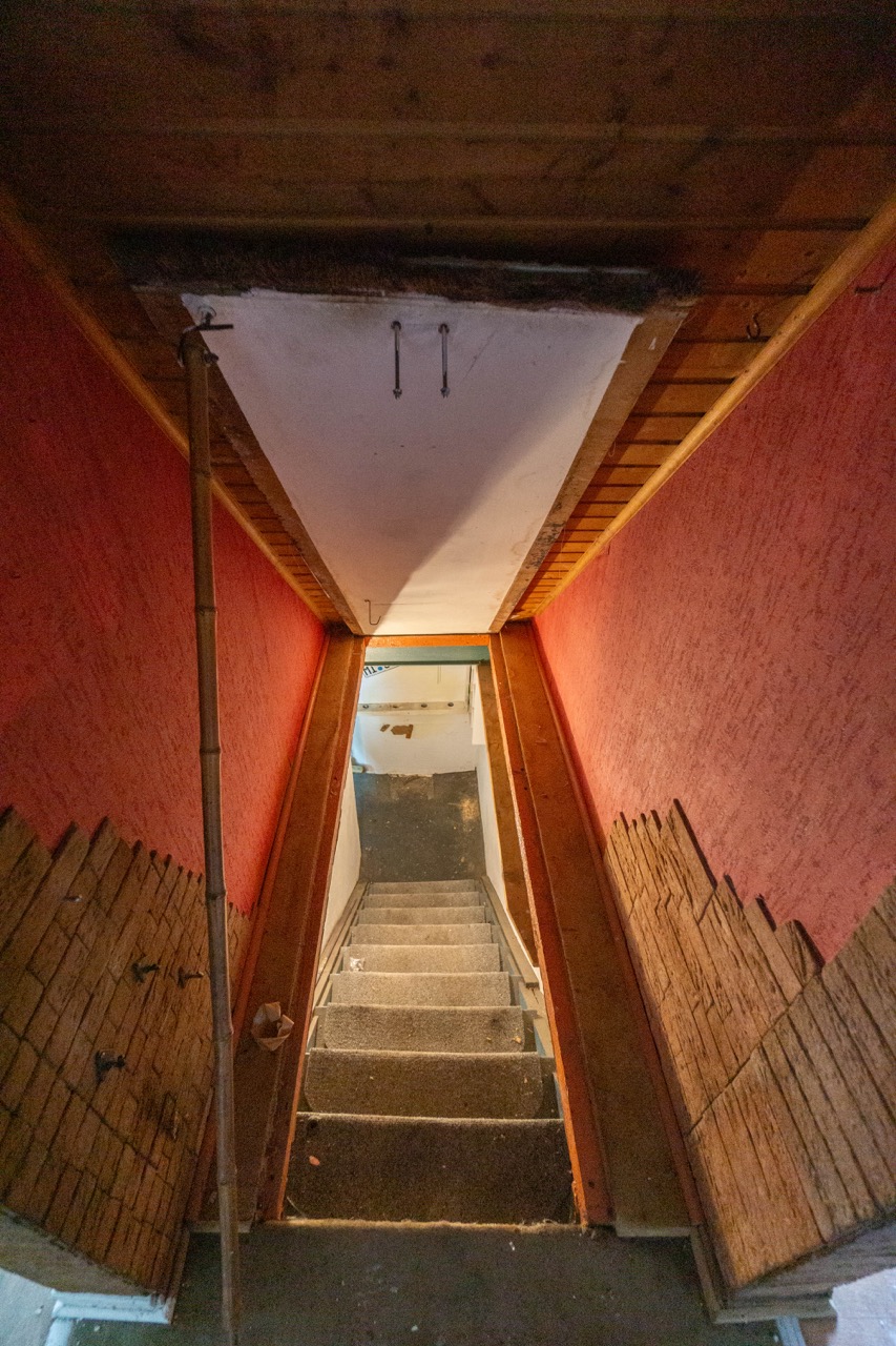 Der Zugang zum Keller Doppelhaush�lfte D�sseldorf