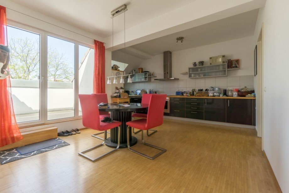 Essk�che Dachgeschosswohnung D�sseldorf
