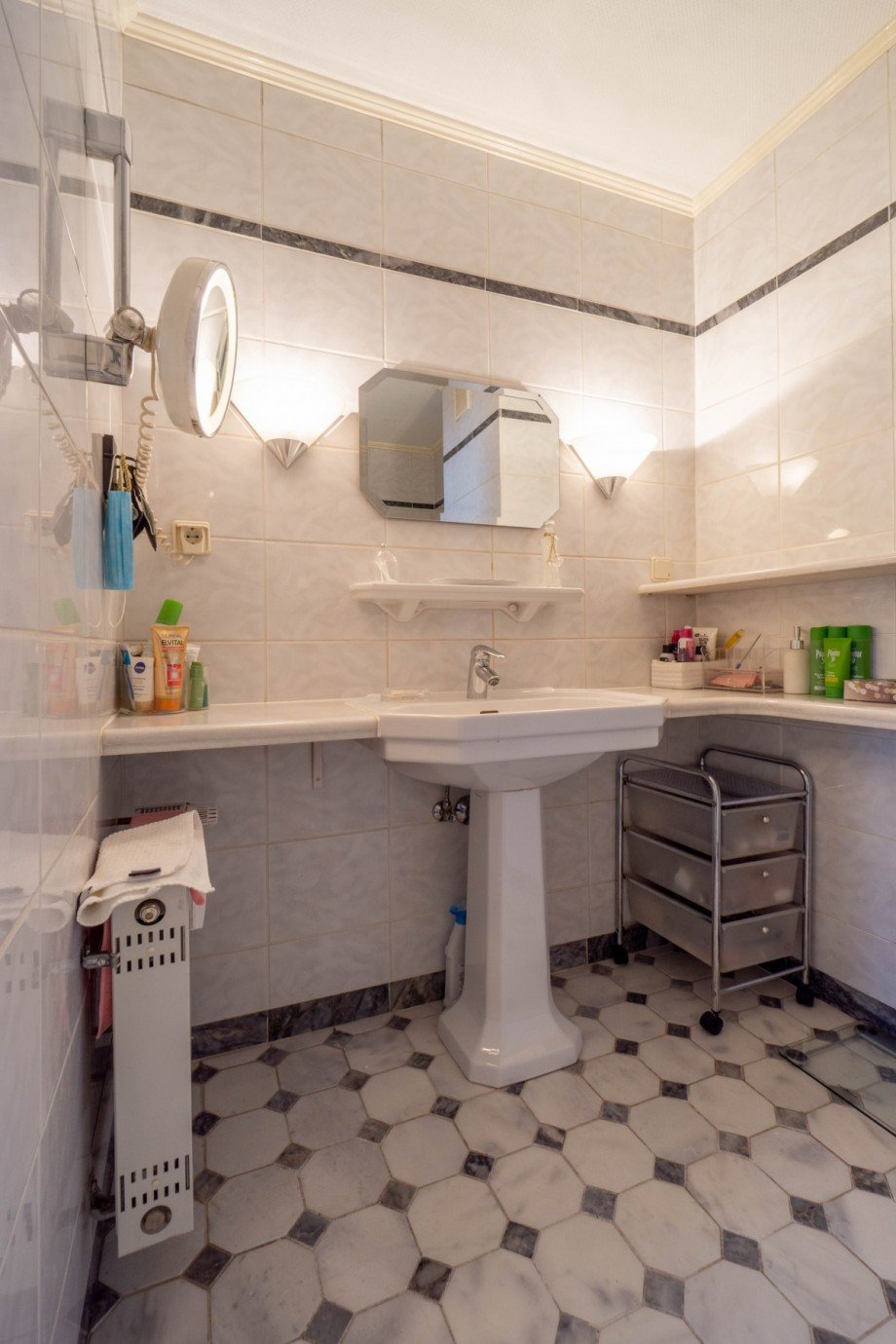 Badezimmer - Waschtisch Wohnung D�sseldorf