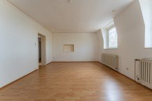 Dachgeschoss - Wohnraum Altbau mit Innenhof, Werkstatt & Ausbaupotenzial - vielseitiges Zuhause in D�sseldorf-Wersten