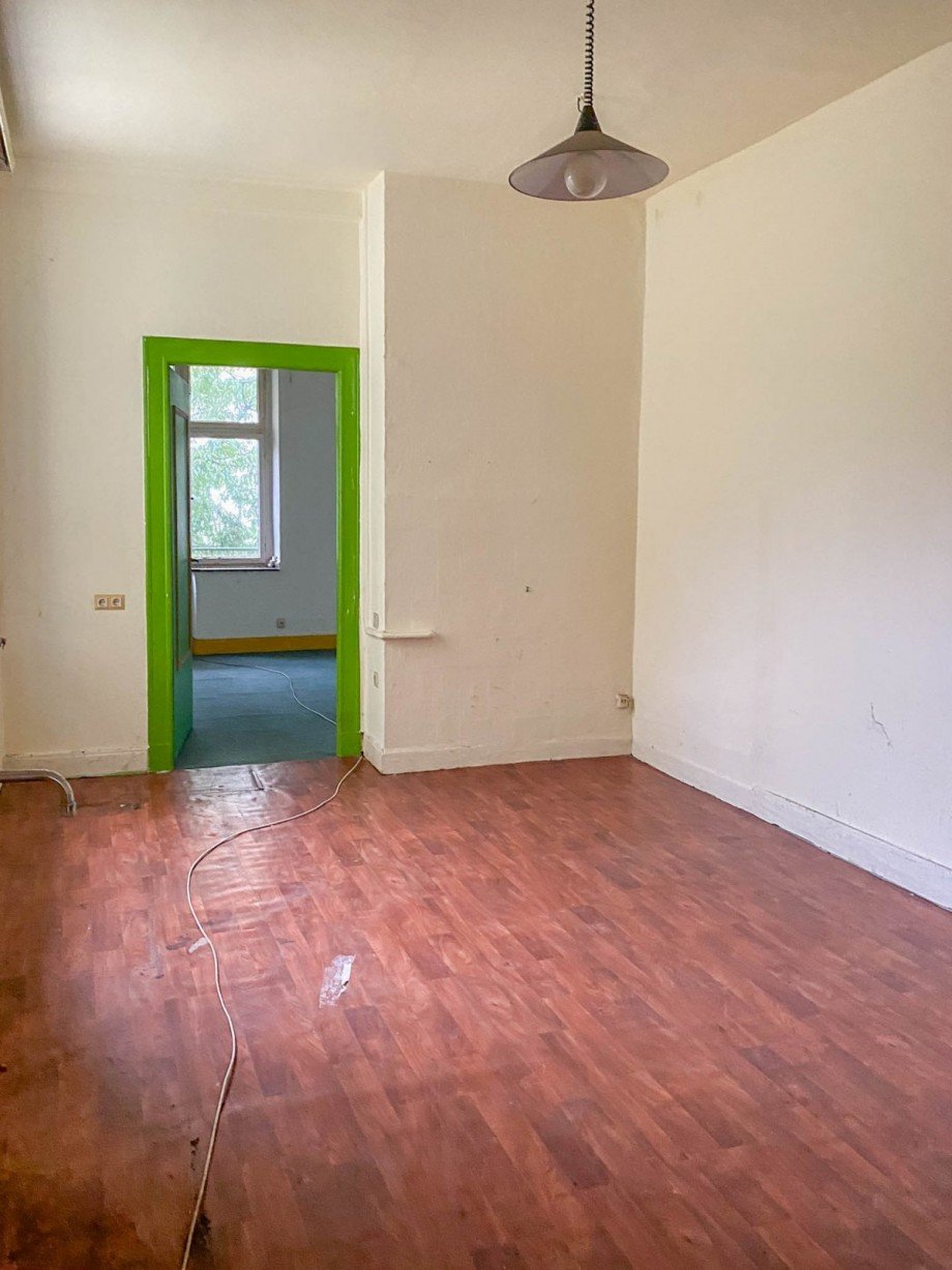 Einer der Wohnraume Mehrfamilienhaus D�sseldorf