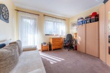 Das Kinderzimmer zur Vorderseite Zum Wohlf�hlen! 3-Zimmer Erdgeschosswohnung mit gro�em Garten und Einzelgarage