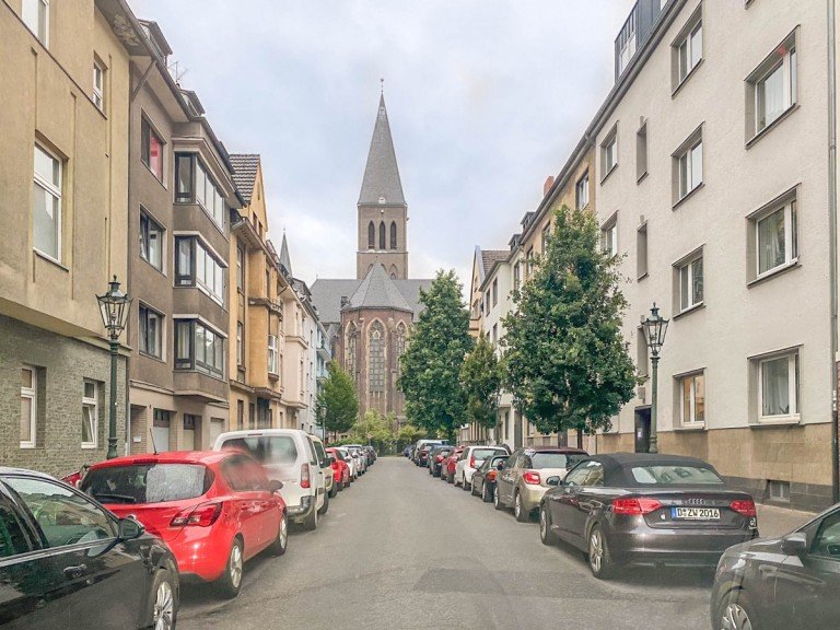 Stra�enansicht D�sseldorf Mehrfamilienhaus Denkmalgesch�tztes, komplett mieterfreies Mehrfamilien zur Kernsanierung und Erweiterung