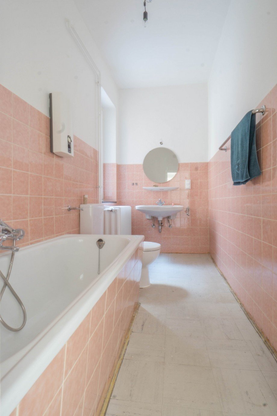 Badezimmer 1.OG Renditeobjekt Neuss
