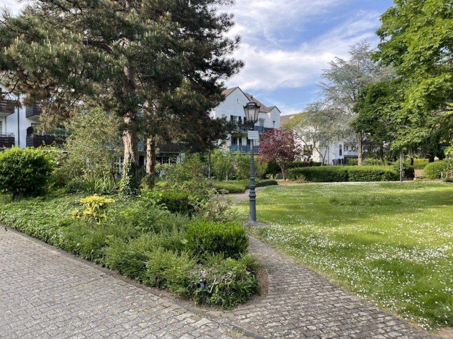 Die Parkanlage vor dem Haus Wohnung D�sseldorf