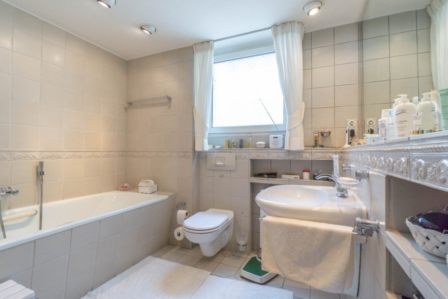 Das Badezimmer Etagenwohnung D�sseldorf