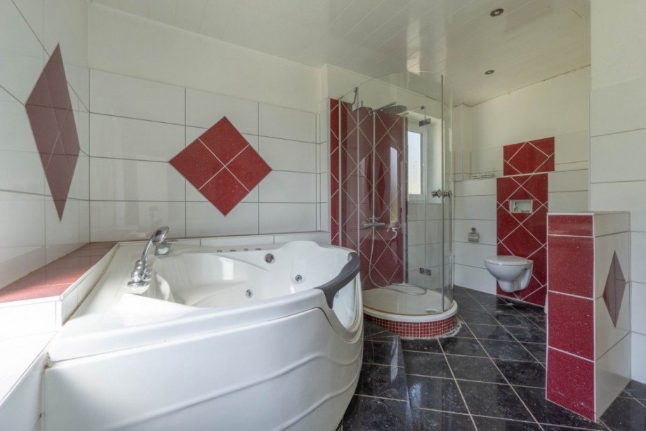 Badezimmer im Obergeschoss I Doppelhaush�lfte D�sseldorf