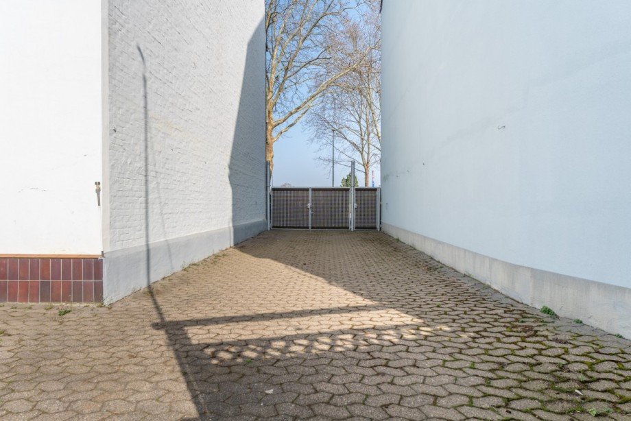 Tordurchfahrt Zweifamilienhaus D�sseldorf