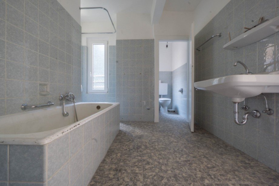 Badezimmer 2.OG Renditeobjekt Neuss