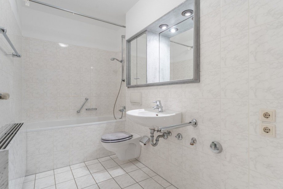 Wannenbad Etagenwohnung D�sseldorf