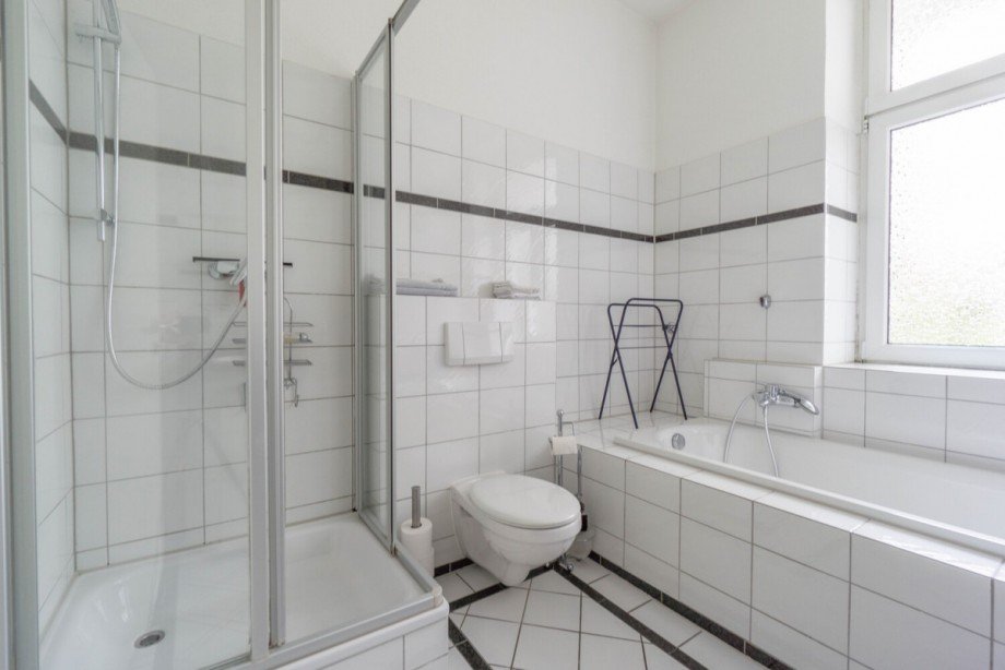 Badezimmer im 1. Obergeschoss Maisonettewohnung D�sseldorf