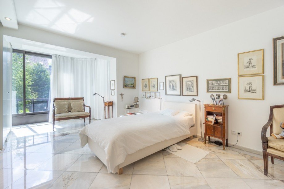 Das ger�umige Schlafzimmer mit Wintergarten Etagenwohnung D�sseldorf