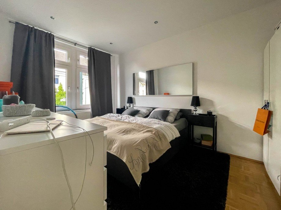 2. OG rechts Schlafzimmer Mehrfamilienhaus D�sseldorf
