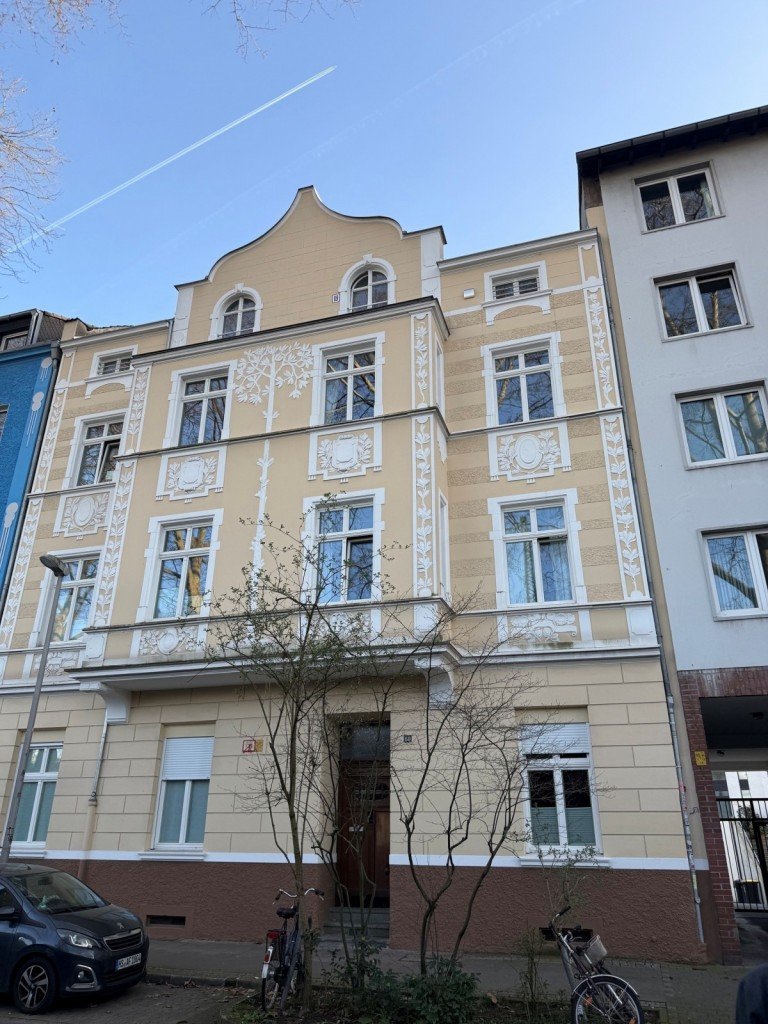 Au�enansicht D�sseldorf Wohnung Wundersch�ne, sanierte, komplett m�blierte 2 Zimmer Altbau-Wohnung mit S�dbalkon und Gartennutzung