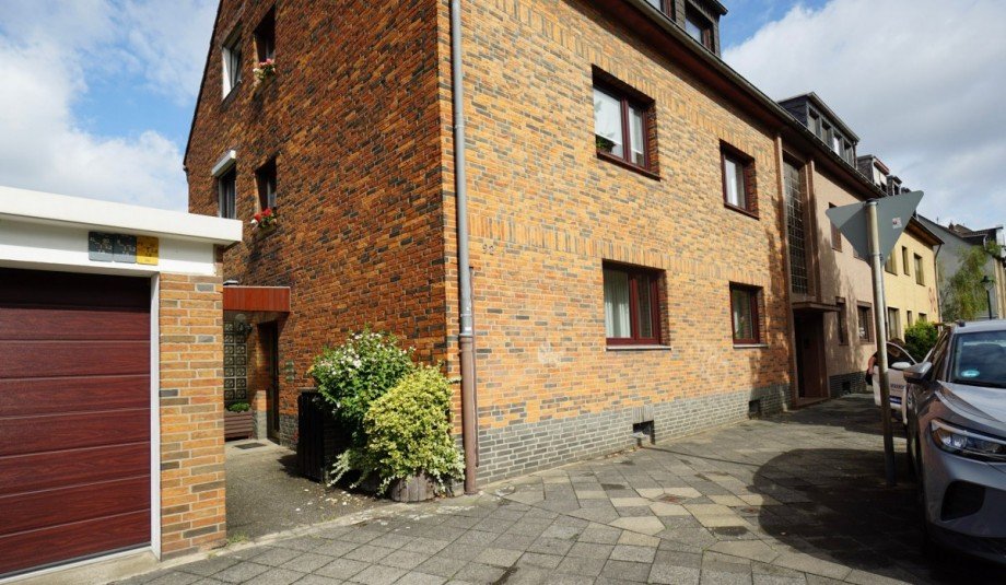 Hausansicht Dachgeschosswohnung D�sseldorf