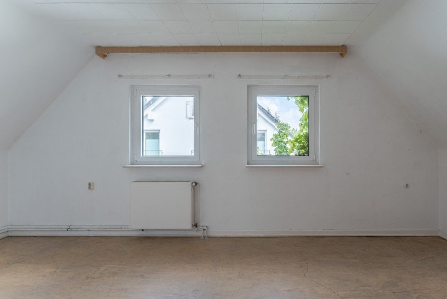 Kinderzimmer im Dachgeschoss Grundst�ck D�sseldorf
