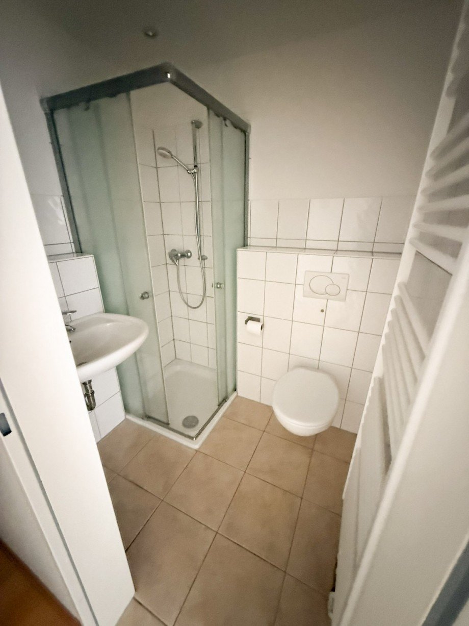 Das Duschbad Dachgeschosswohnung D�sseldorf