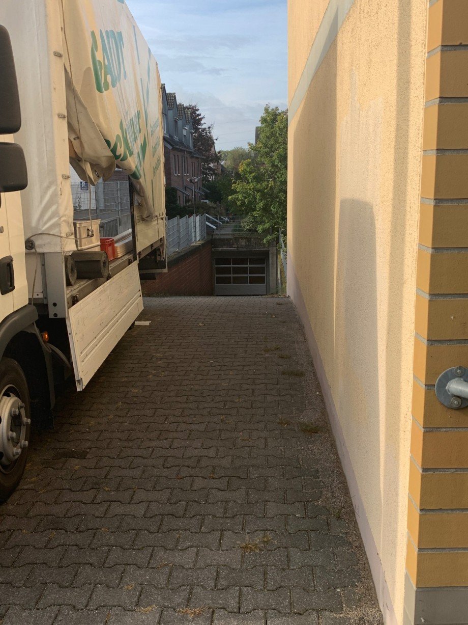 Die Tiefgarageneinfahrt Wohnung D�sseldorf