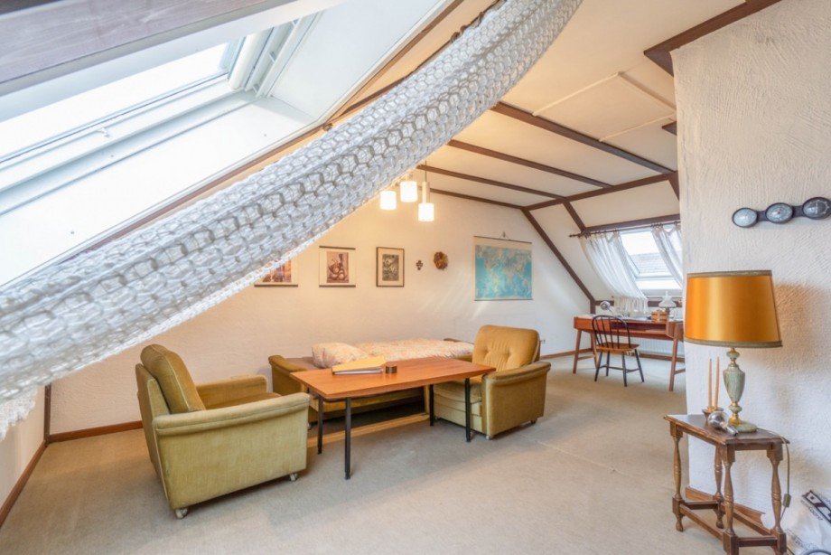 Ausgebauter Spitzboden 1 Reihenmittelhaus D�sseldorf