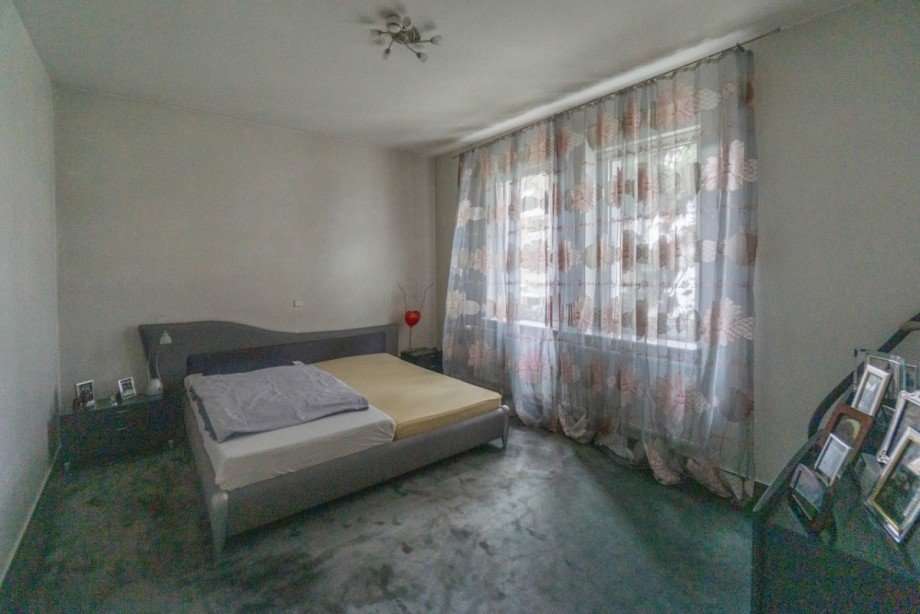 Schlafzimmer OG vorne Zweifamilienhaus D�sseldorf