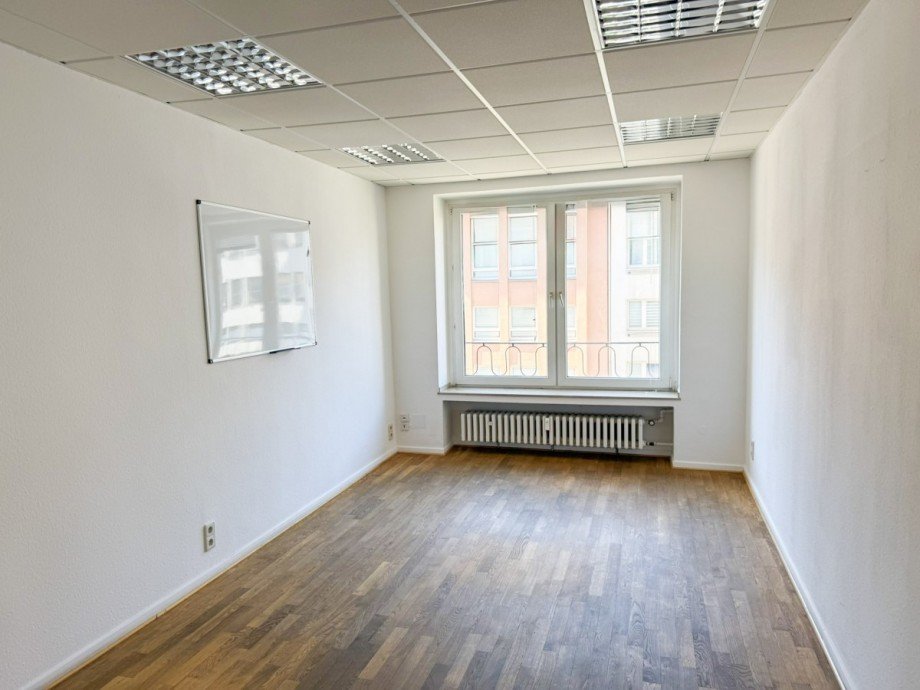 B�ro vorne links B�rofl�che D�sseldorf