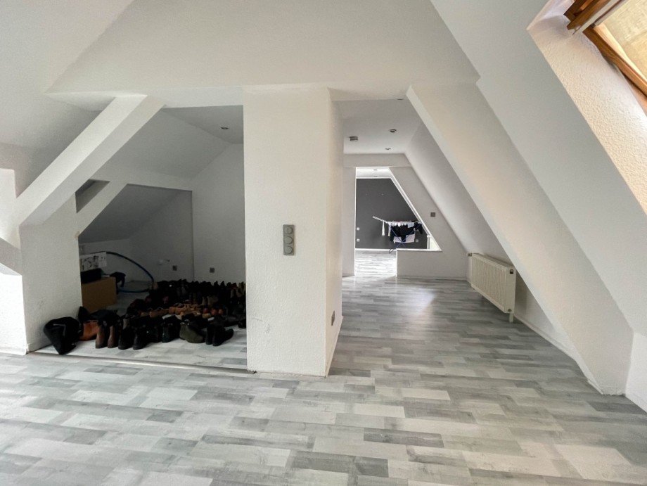4. OG rechts Spitzboden II Mehrfamilienhaus D�sseldorf