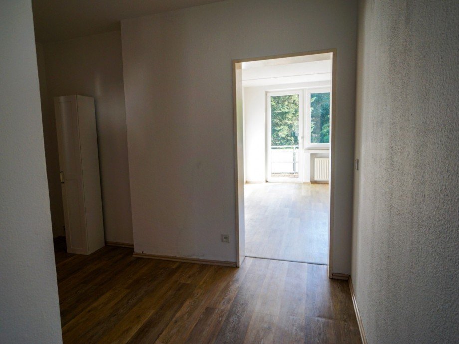 Diele mit Blick zum Wohnzimmer (1) Wohnung D�sseldorf