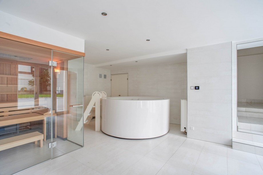 Der gro�e Wellnessbereich Villa D�sseldorf
