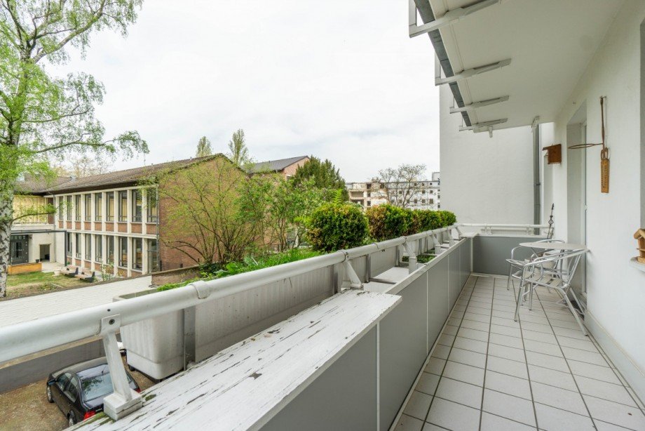 Balkon mit Zugang von Schlafzimmer und Kinderzimmer Wohnung D�sseldorf