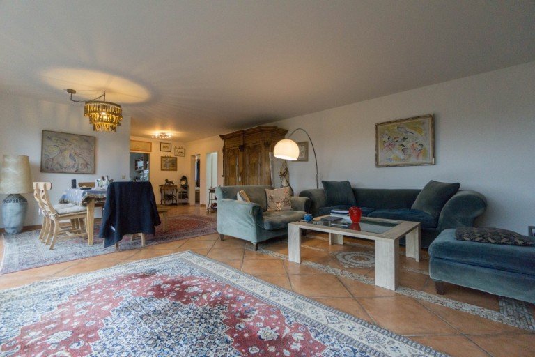 Wohnraum D�sseldorf Dachgeschosswohnung 3-Zimmer im Dachgeschoss mit imposanter Terrasse am Schulberg