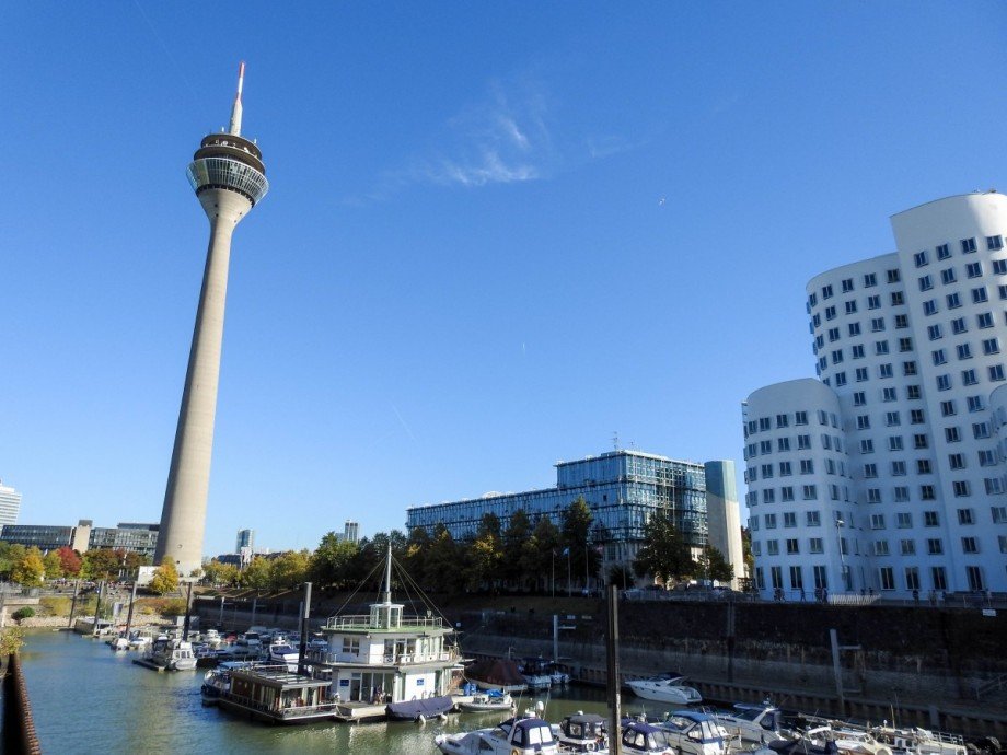 Umgebung Rheinturm und Gehry Bauten Dachgeschosswohnung D�sseldorf