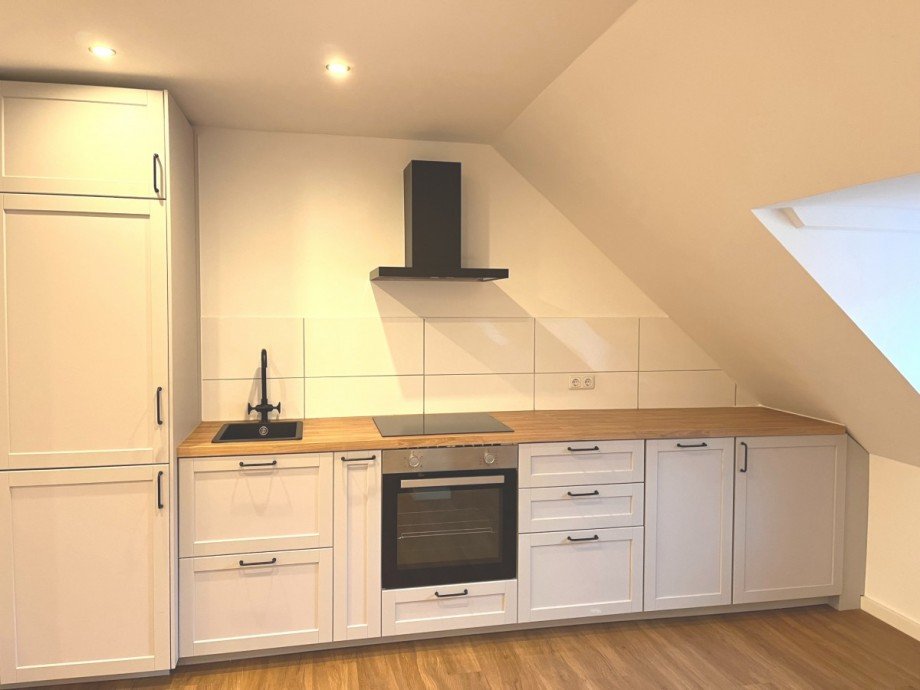 Einbauk�che Dachgeschosswohnung D�sseldorf
