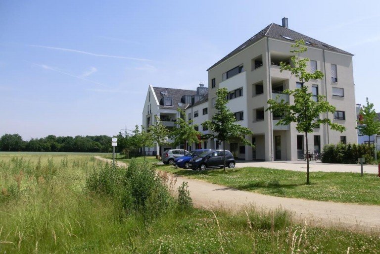 Hausansicht D�sseldorf Wohnung Blick ins Gr�ne! Ger�umige 2-Zimmer-Wohnung am Rheinbogen mit Balkon!