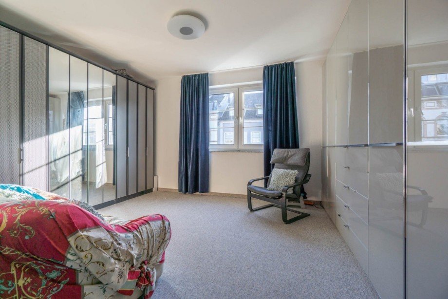 Schlafzimmer im zweiten Obergeschoss Maisonettewohnung D�sseldorf