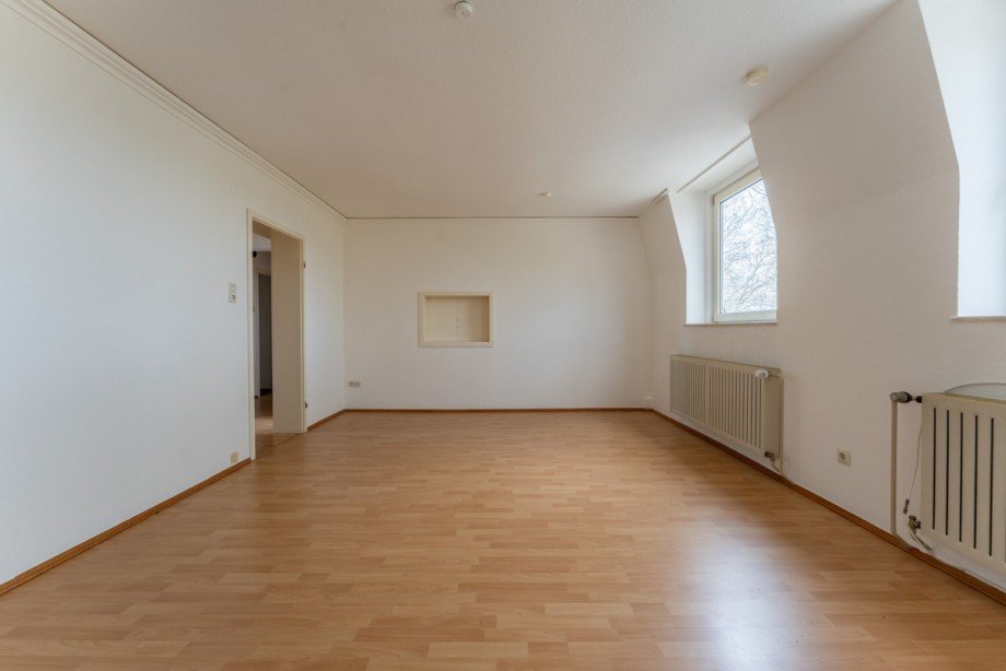Dachgeschoss - Wohnraum Einfamilienhaus D�sseldorf