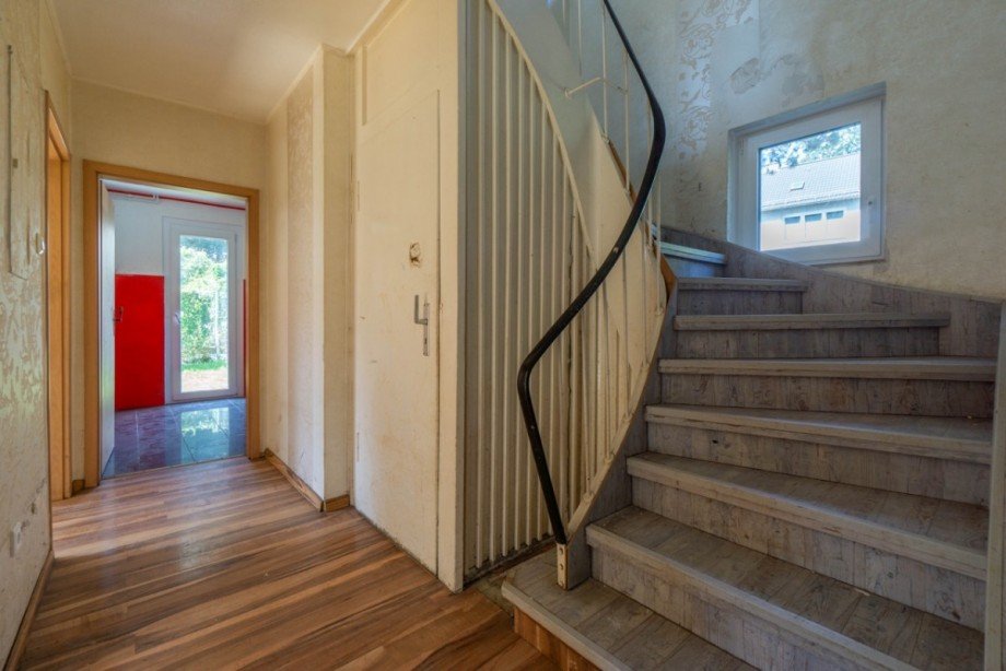 Treppe ins Obergeschoss I Doppelhaush�lfte D�sseldorf