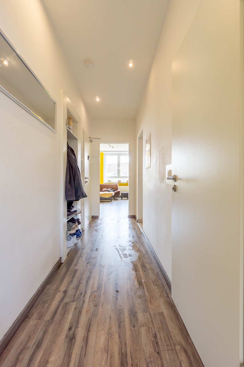 Flur mit Abstellraum Wohnung D�sseldorf