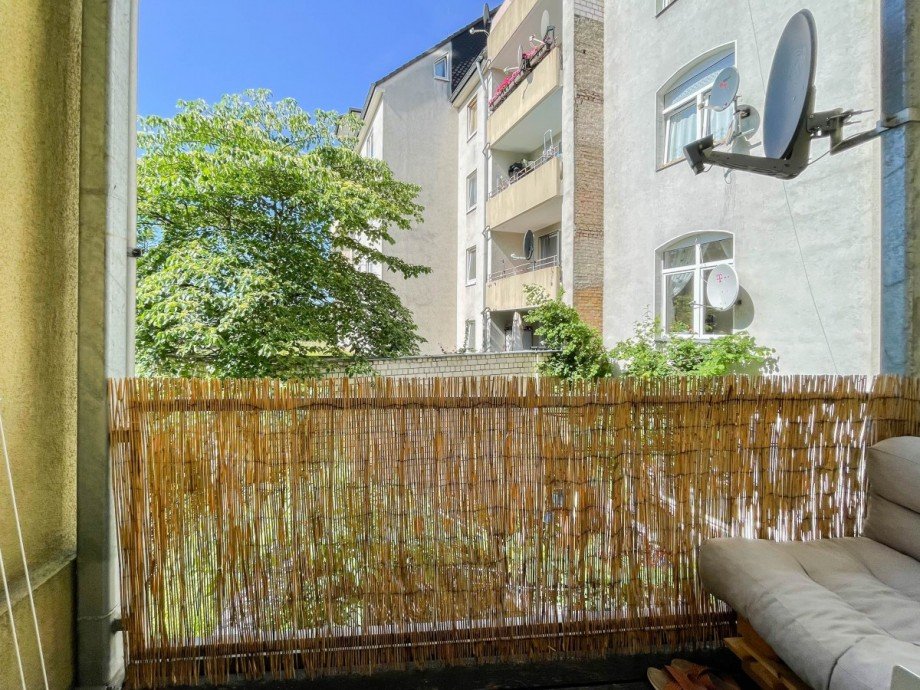 1. OG links Balkon Mehrfamilienhaus D�sseldorf