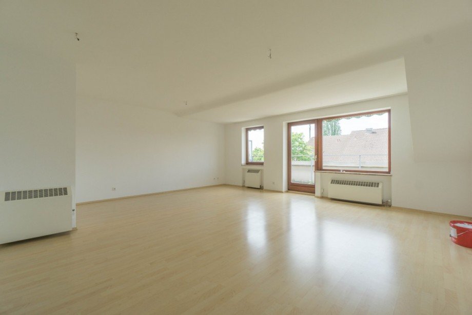 Wohnraum Dachgeschosswohnung D�sseldorf