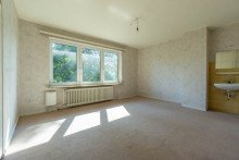 Schlafzimmer I im Obergeschoss Sanierungsbed�rftige Doppelhaush�lfte in der Engl�ndersiedlung von D�sseldorf-Lohausen